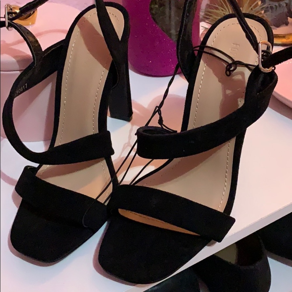 Brand new black heels